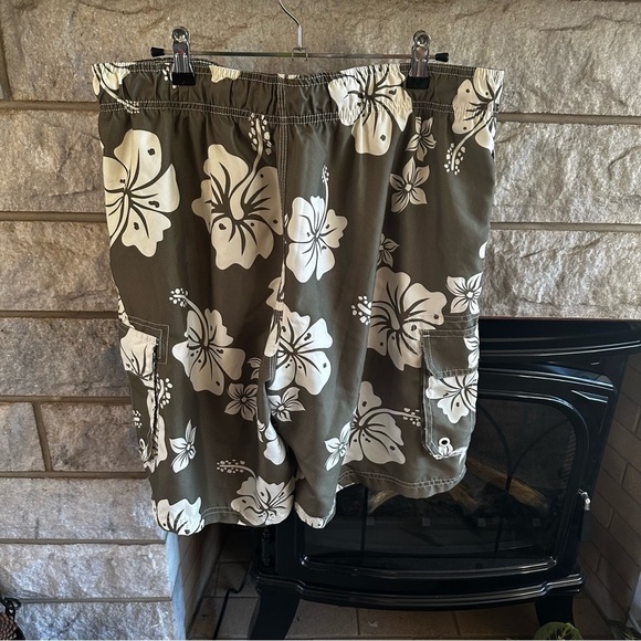 OP men’s swim trunks olive green cream floral with pockets size large - Picture 4 of 6